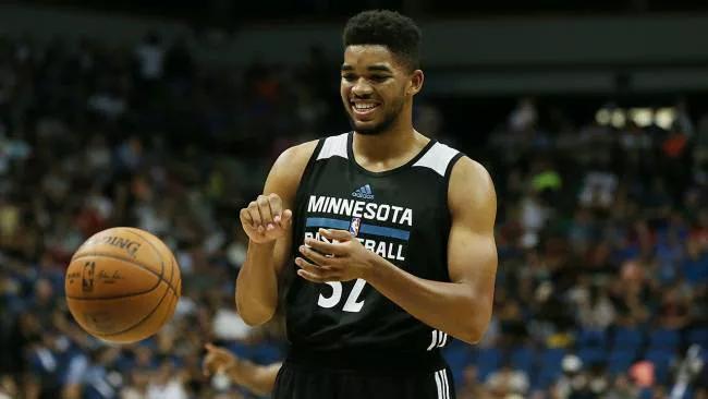 [CBA]莫兰德送出助攻 赵继伟底角三分命中.