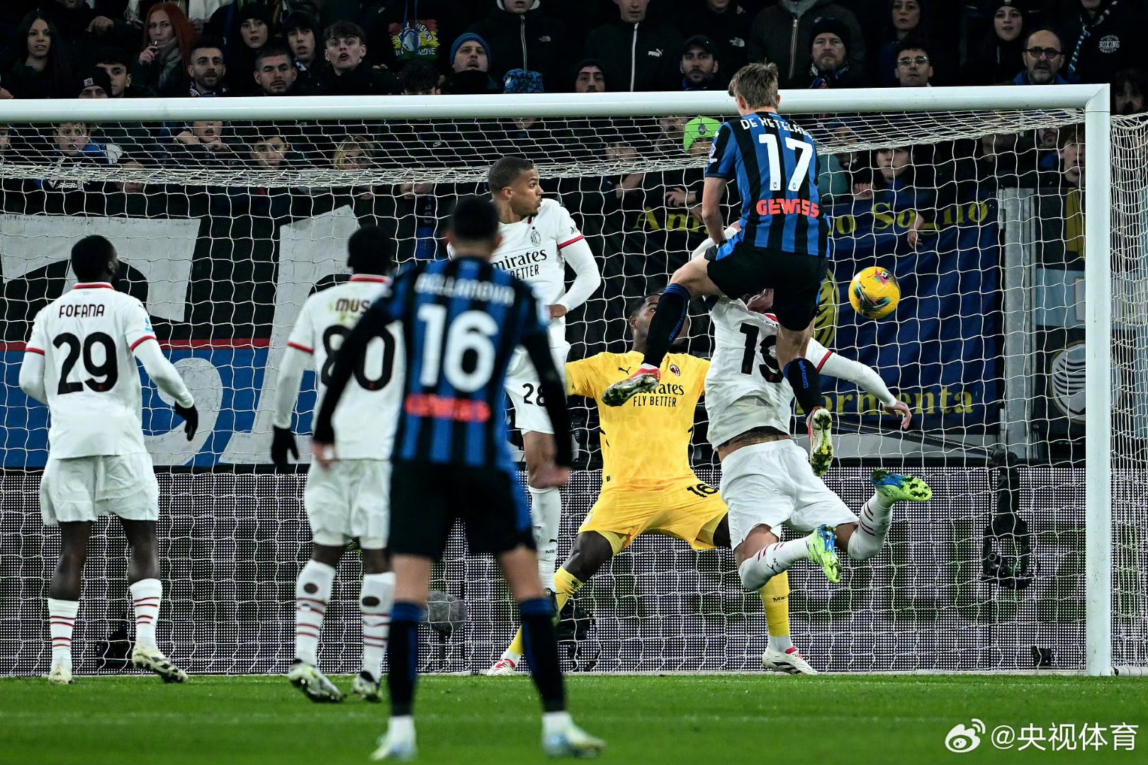 更是一位擁 更是一位擁